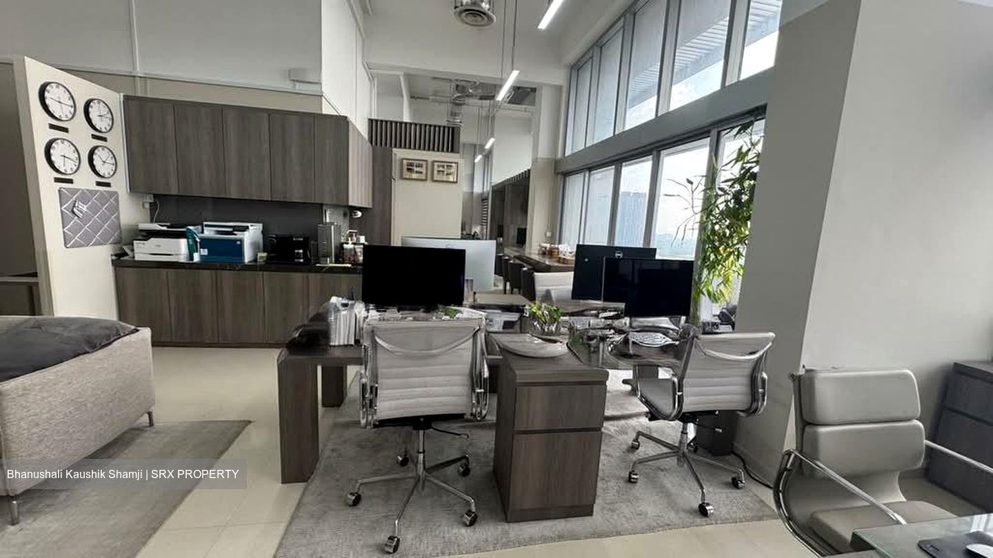 Eon Shenton (D2), Office #555416791